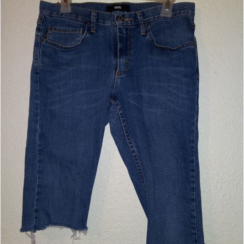 VANS OFF THE WALL ALTERED CUT-OFF SHORTS